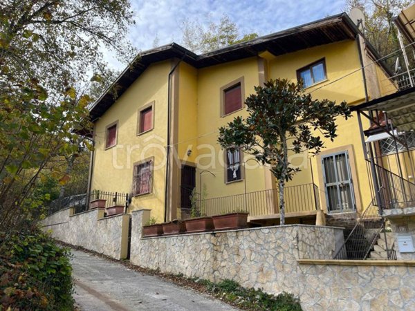 casa indipendente in vendita ad Alvito