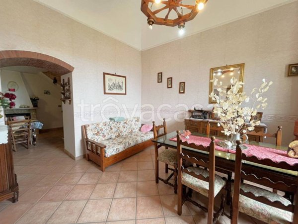 appartamento in vendita ad Alvito in zona Castello