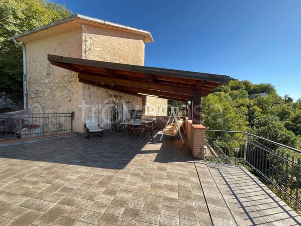 appartamento in vendita ad Alvito in zona Castello