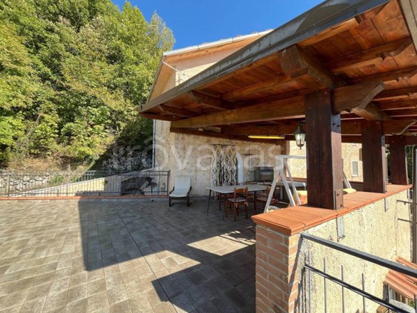 appartamento in vendita ad Alvito in zona Castello