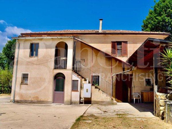 casa indipendente in vendita ad Alvito