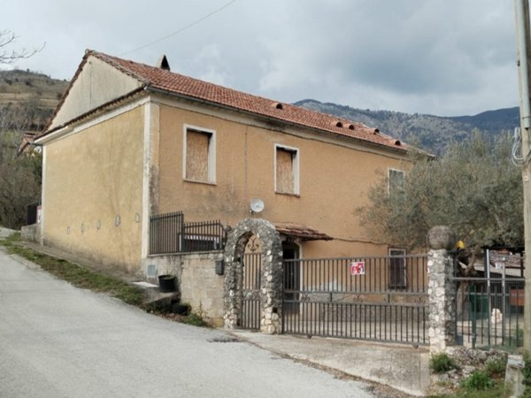 casa indipendente in vendita ad Alvito