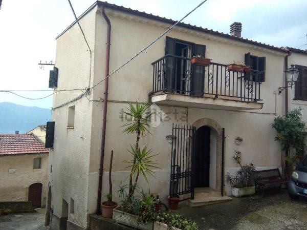 casa semindipendente in vendita ad Alvito