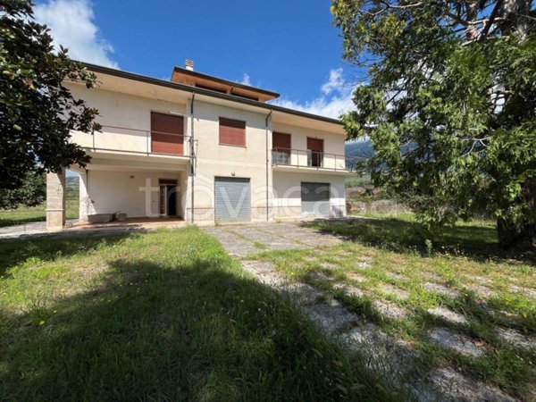 casa indipendente in vendita ad Alvito