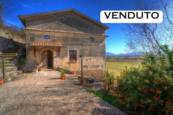 casa indipendente in vendita ad Alvito