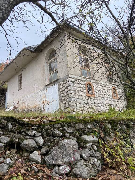 casa indipendente in vendita ad Alvito