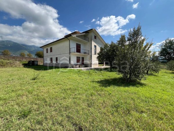 casa indipendente in vendita ad Alvito