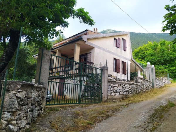casa indipendente in vendita ad Alvito