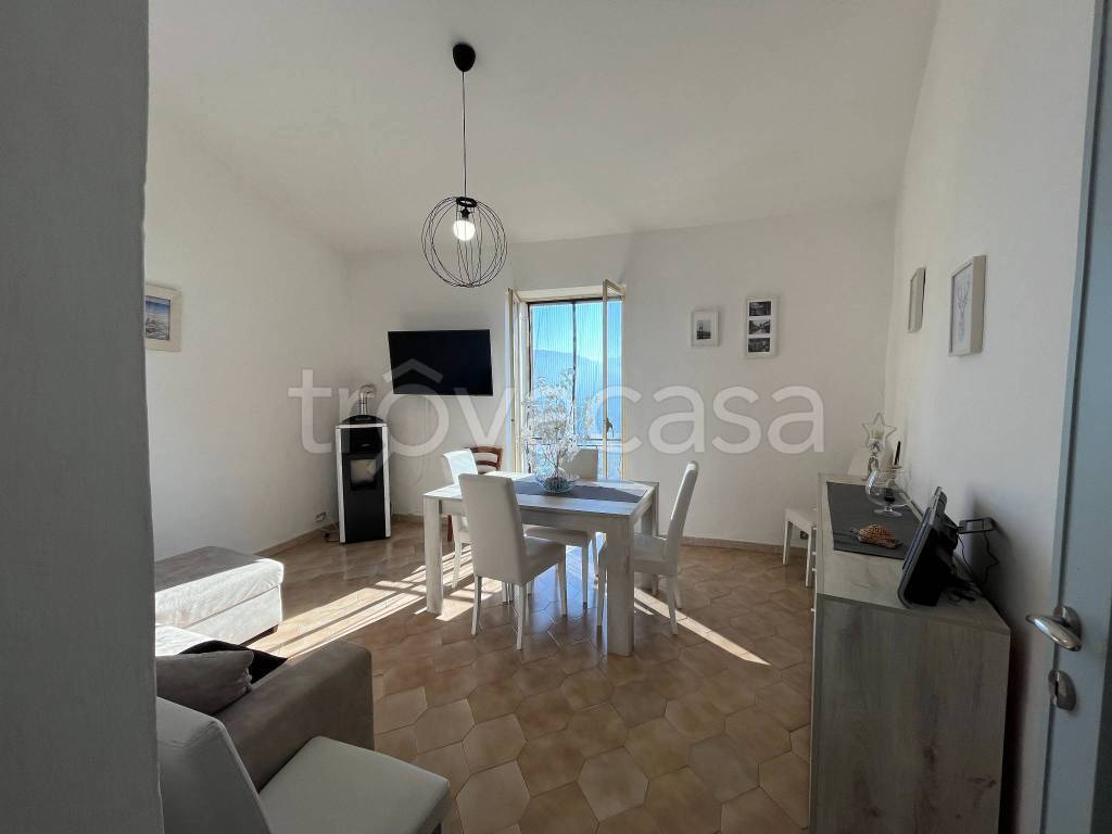 appartamento in vendita ad Alvito in zona Castello