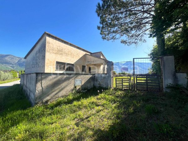 casa indipendente in vendita ad Alvito
