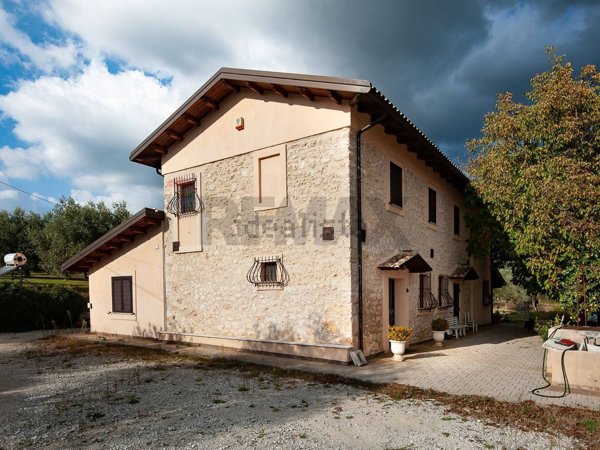 casale in vendita ad Alvito