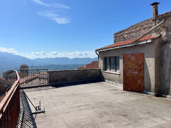 appartamento in vendita ad Alvito in zona Castello