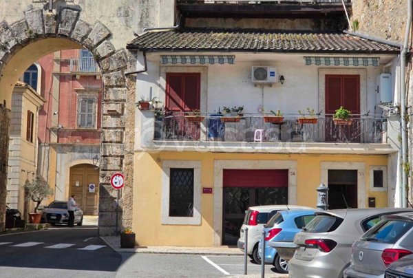 appartamento in vendita ad Alvito in zona Castello