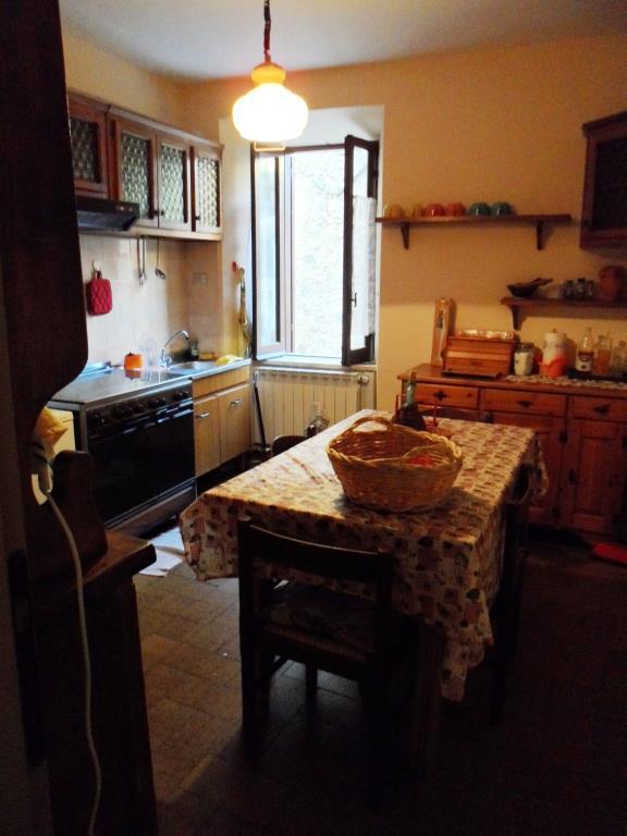 appartamento in vendita ad Alvito in zona Castello