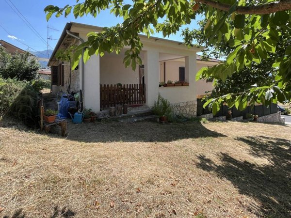 appartamento in vendita ad Alvito in zona Sant'Onofrio