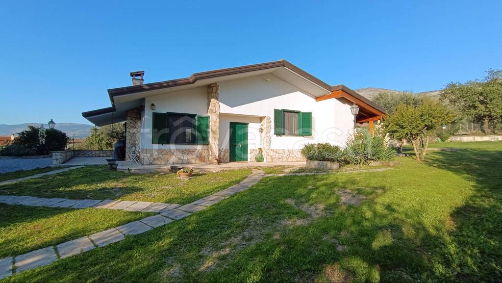 casa indipendente in vendita ad Amaseno