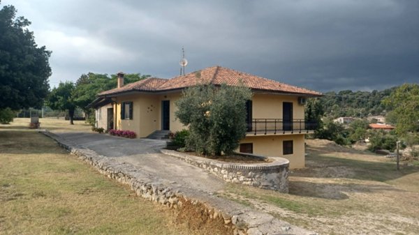 casa indipendente in vendita ad Amaseno