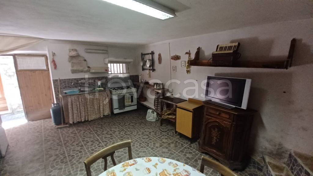 locale commerciale in vendita ad Amaseno