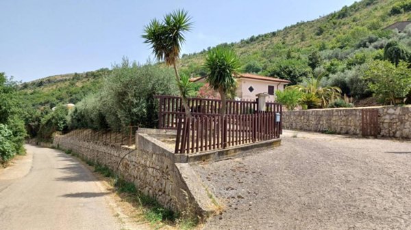 casa indipendente in vendita ad Amaseno