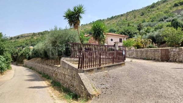 casa indipendente in vendita ad Amaseno
