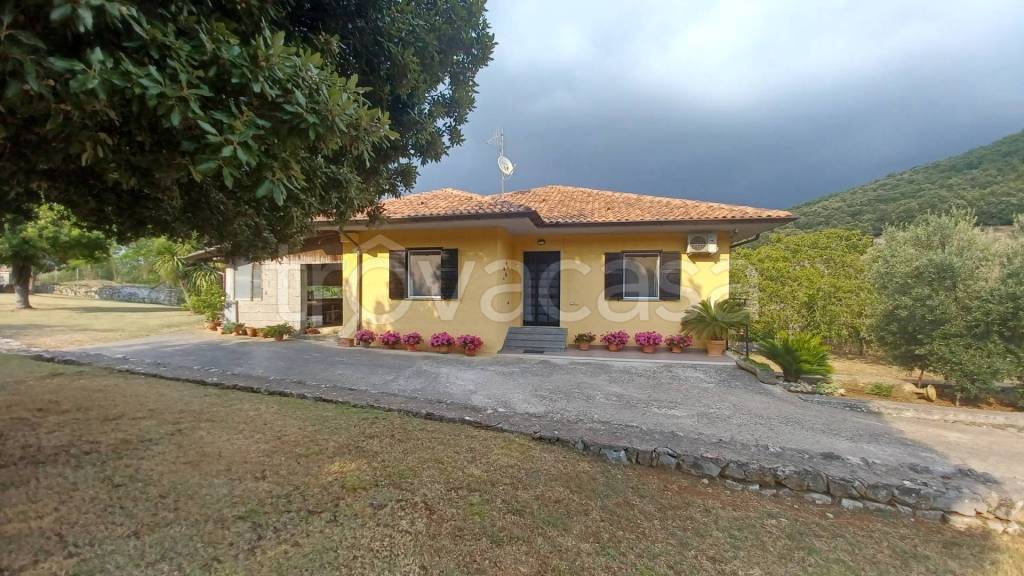 casa indipendente in vendita ad Amaseno