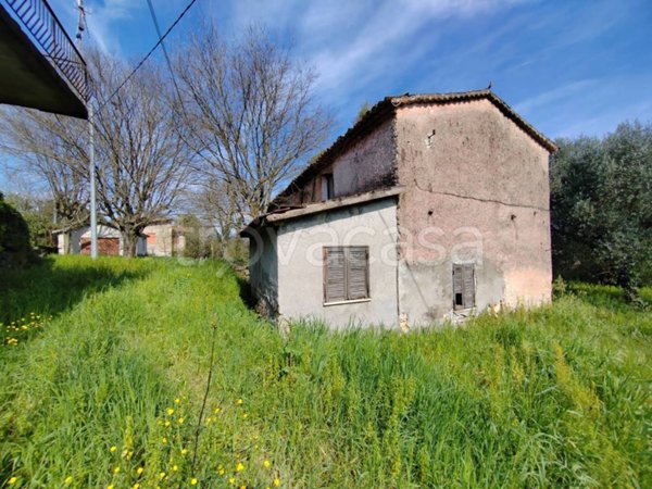 casa indipendente in vendita ad Amaseno