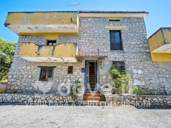 casa indipendente in vendita ad Amaseno