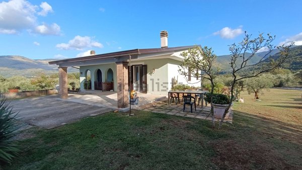 casa indipendente in vendita ad Amaseno