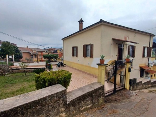 casa indipendente in vendita ad Amaseno