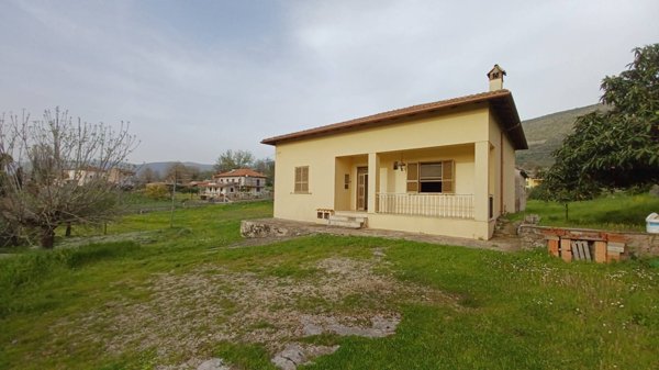 casa indipendente in vendita ad Amaseno