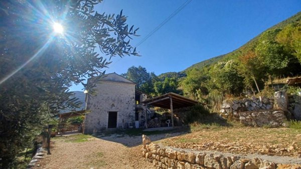 casa indipendente in vendita ad Amaseno