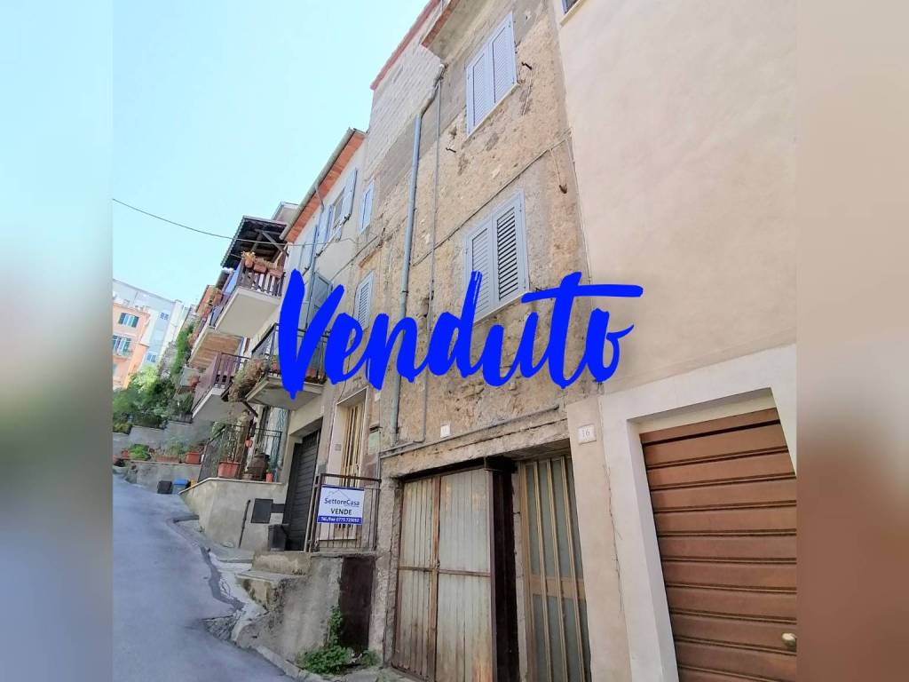 casa indipendente in vendita ad Anagni