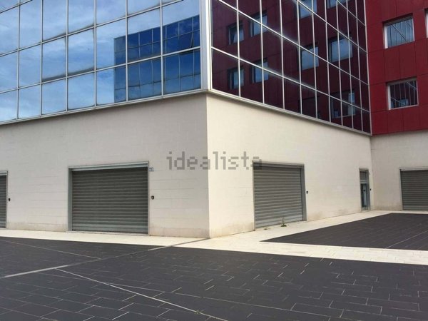 locale commerciale in vendita ad Anagni