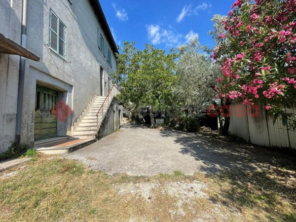 appartamento in vendita ad Anagni in zona Osteria della Fontana