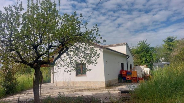 casa indipendente in vendita ad Anagni