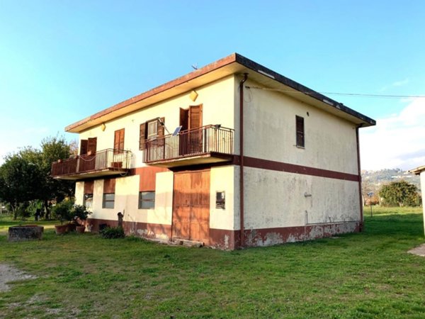 casa indipendente in vendita ad Anagni in zona Osteria della Fontana