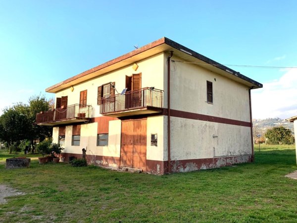 casa indipendente in vendita ad Anagni in zona Osteria della Fontana