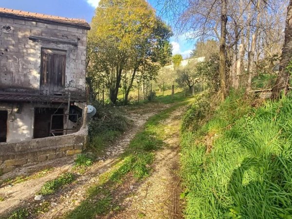 casa indipendente in vendita ad Anagni in zona Castellone