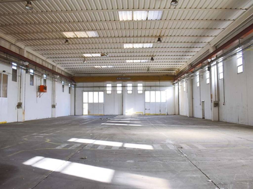 locale commerciale in vendita ad Anagni