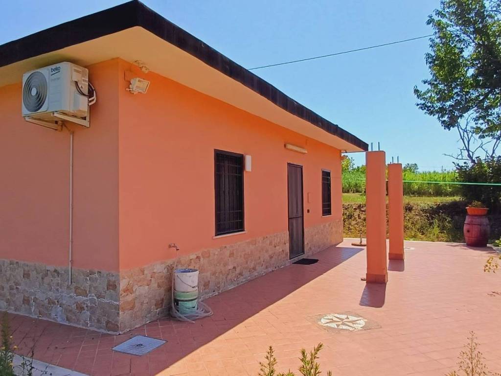 casa indipendente in vendita ad Anagni in zona Tufano