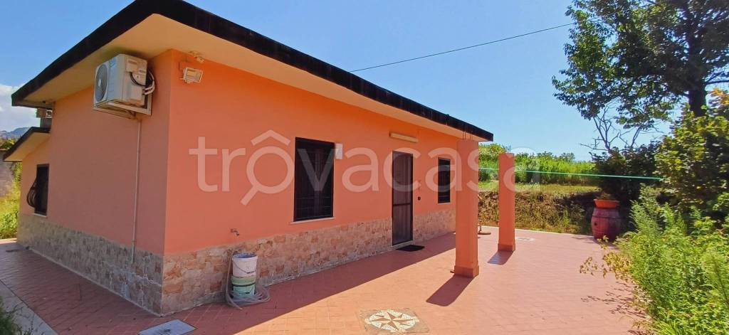 casa indipendente in vendita ad Anagni in zona Tufano