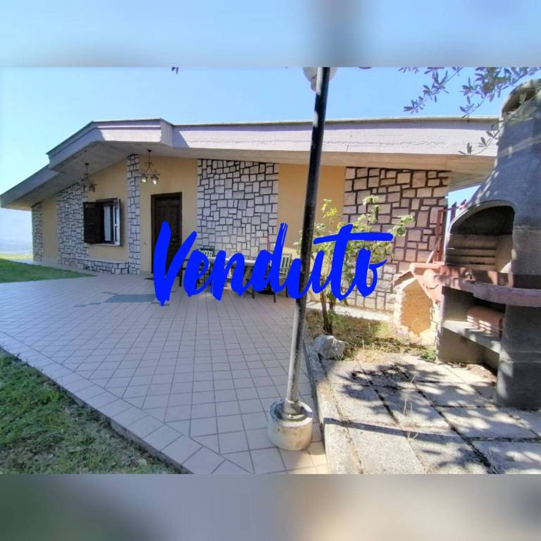 casa indipendente in vendita ad Anagni in zona Castellone