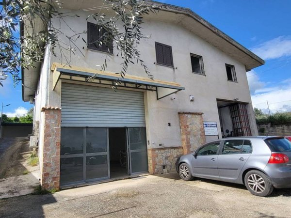 negozio in vendita ad Anagni in zona Osteria della Fontana