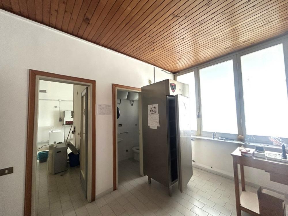 locale commerciale in vendita ad Anagni