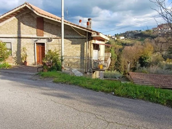casa indipendente in vendita ad Anagni