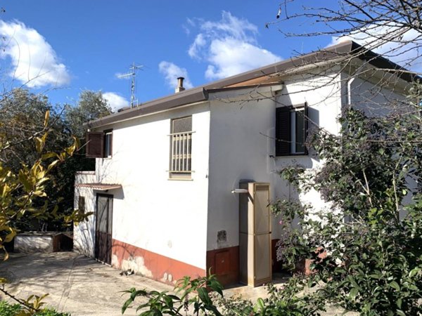 casa indipendente in vendita ad Anagni in zona Tufano