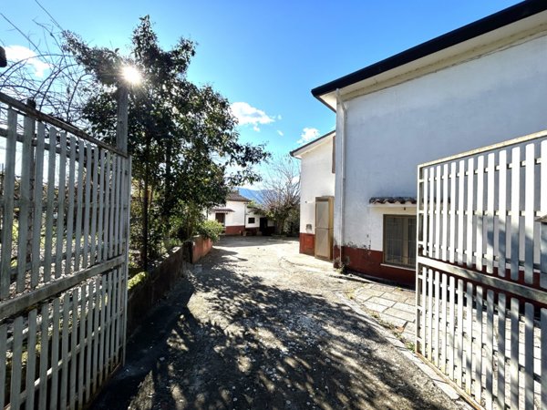 casa indipendente in vendita ad Anagni in zona Tufano