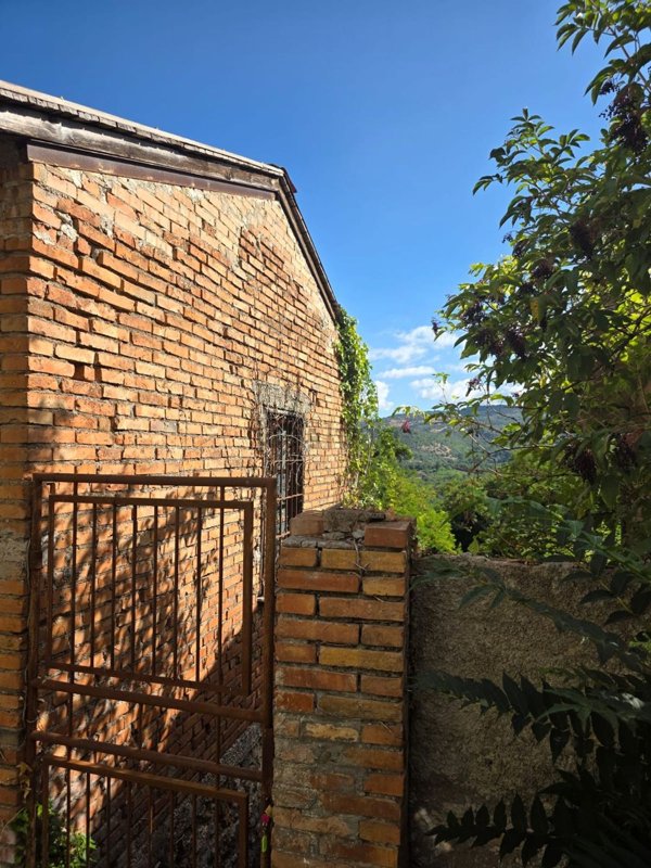 locale di sgombero in vendita ad Anagni