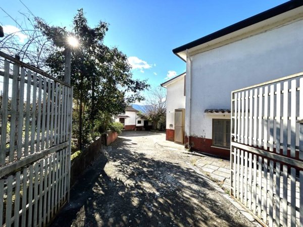 casa indipendente in vendita ad Anagni in zona Tufano