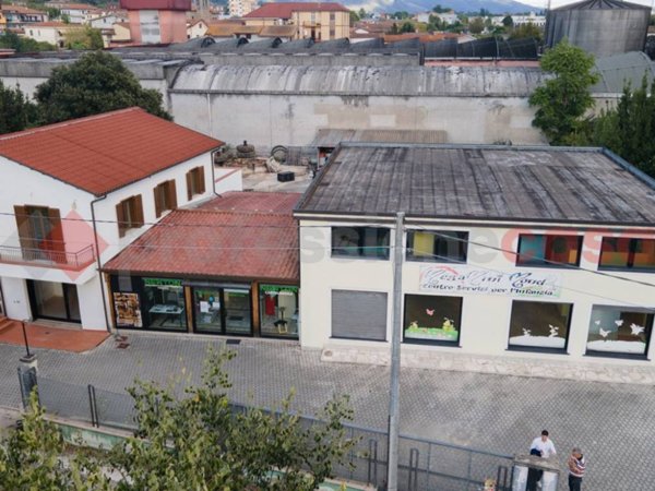 negozio in vendita ad Anagni in zona Osteria della Fontana